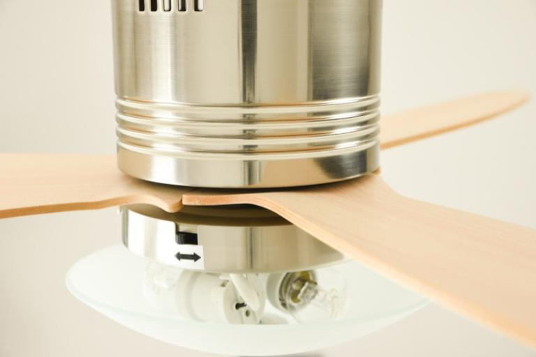 The Right Rotation Sd For Ceiling Fans Ceiling Fan Reversing Feature